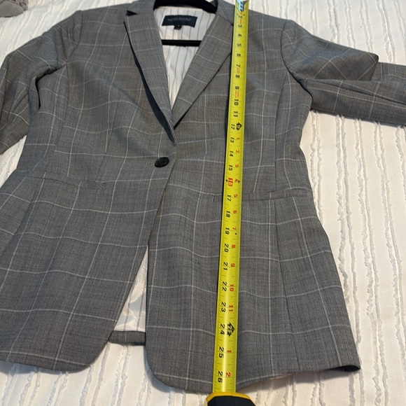 Vintage Banana Republic long and lean blazer - Picture 8 of 9